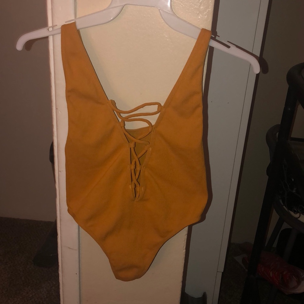 Mustard color body suit - Picture 2 of 6